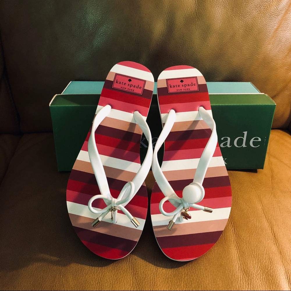 Kate Spade ♠️ New York flip-flop.